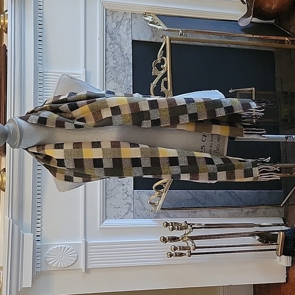 100% Cashmere Scarf - Picture 3 of 3